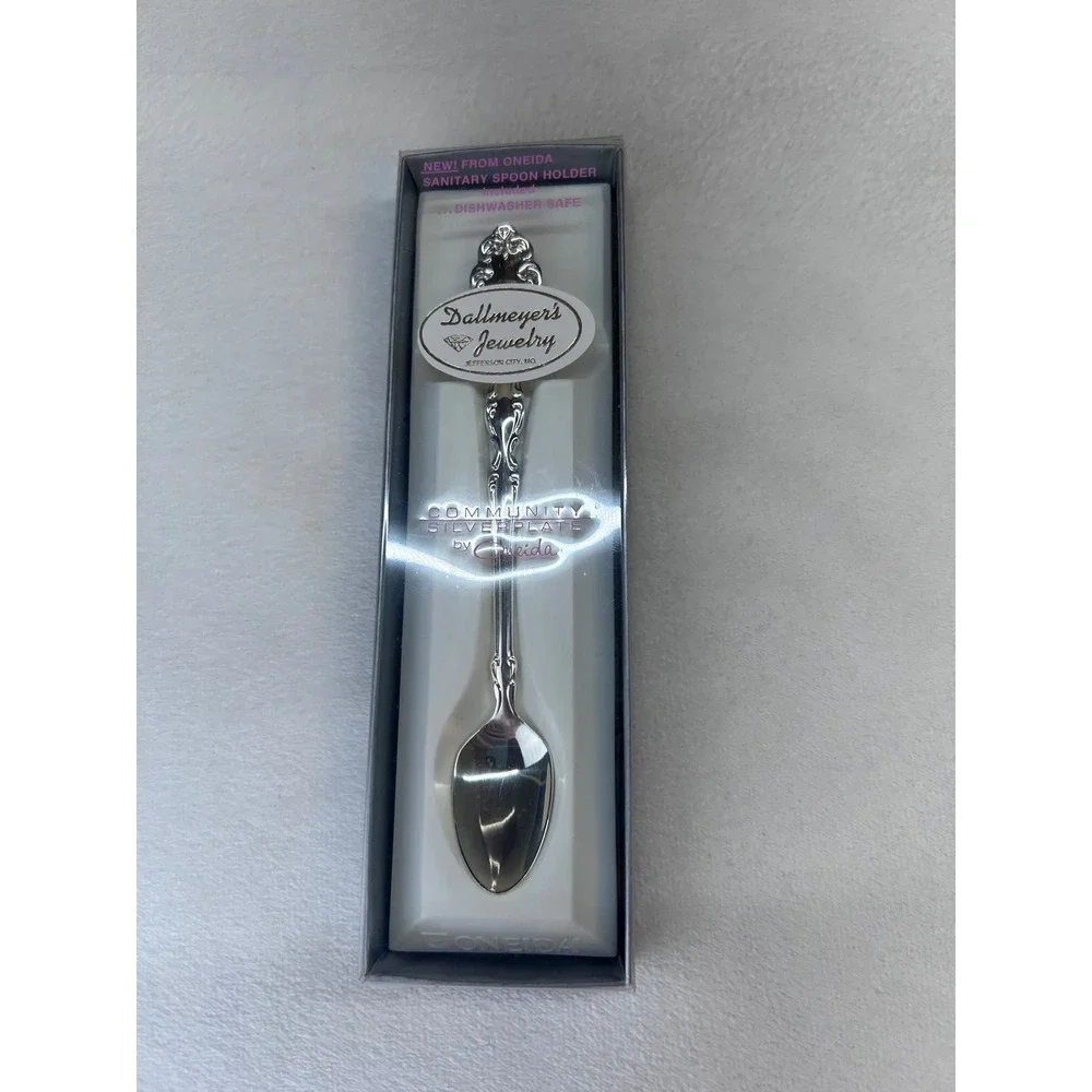 Oneida Affection‎ Feeder Silver Plated Spoon Made In Usa